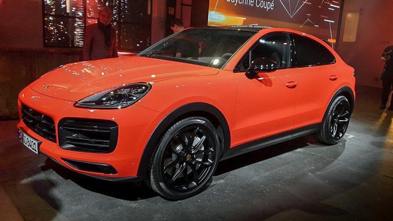 slide image for gallery: 24265 | Porsche Cayenne Coupe