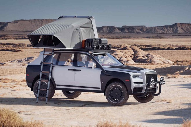 delta4x4_Rolls-Royce_Cullinan_desert_black_5000_Wheel.jpeg