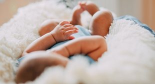 photo-of-baby-laying-on-fleece-blanket-3341189_2.jpg