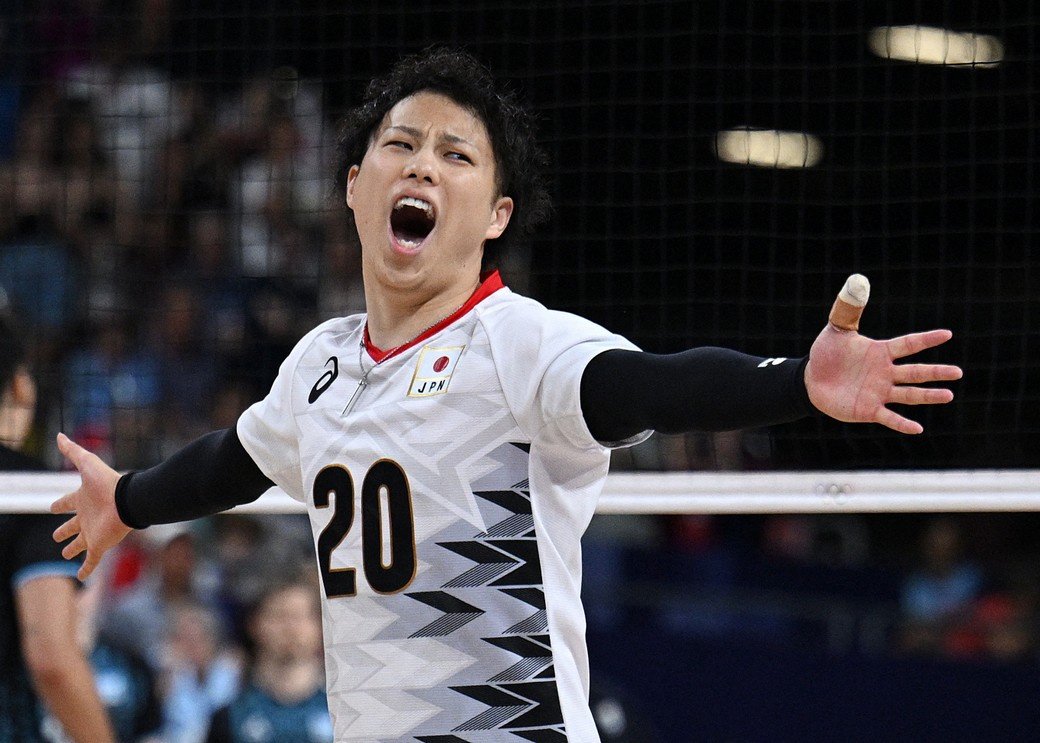 Японские волейболисты одержали первую победу на Олимпиаде-2024