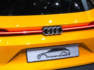slide image for gallery: 19728 | Audi h-tron quattro