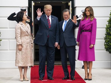 Slide image for gallery: 10333 | Мелания и Дональд Трамп с президентом Кореи и его женой