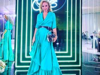 Content image for: 512868 | Татьяна Навка повеселилась на вечеринке в шикарном бирюзовом платье