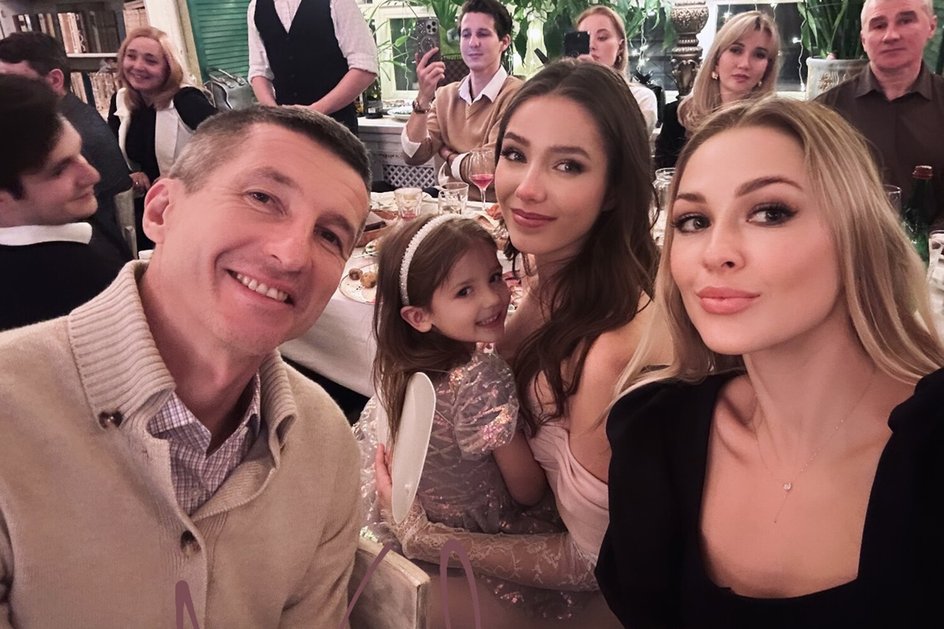 Вера Алдонина с семьей отца Вера Алдонина с семьей отца