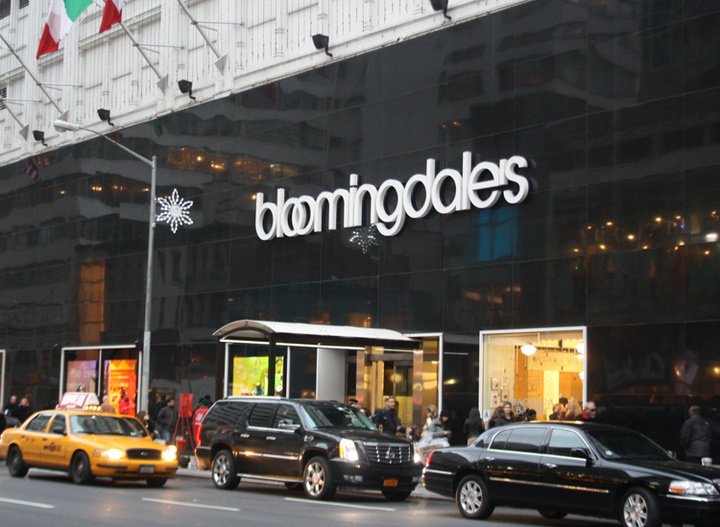 Bloomingdale’s многим шопоголикам давно знаком по фильмам о Нью-Йорке