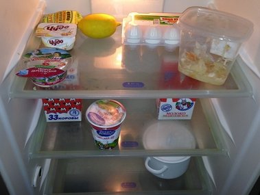 Slide image for gallery: 4670 | В холодильнике у Олеси никогда не обнаружить «запрещенки», она уже привыкла подолгу вчитываться в этикетки и тщательно выбирать продукты