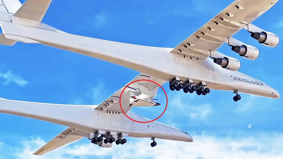На фото самого большого самолета в мире заметили неожиданную деталь