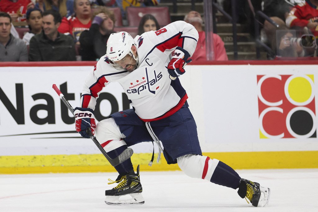 Александр Овечкин забросил шайбу в шестом матче НХЛ подряд