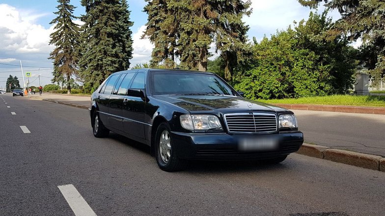 slide image for gallery: 23433 | Mercedes Бориса Ельцина выставлен на продажу