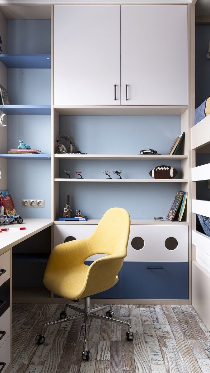 Как дизайнеры обустраивают комнаты школьников: 6 примеров для вдохновения родителей