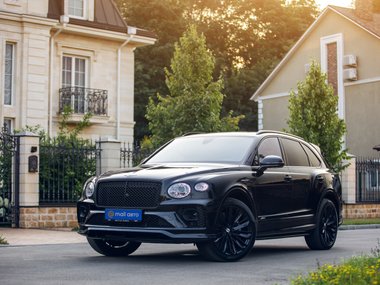 slide image for gallery: 28606 | Bentley Bentayga