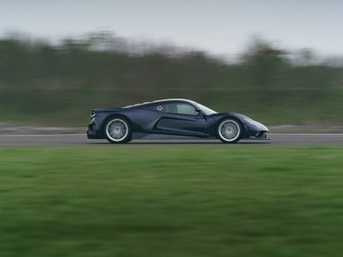 slide image for gallery: 27154 | Hennessey Venom F5