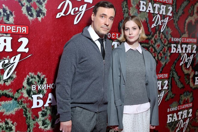 Юлия Снигирь и Евгений Цыганов на премьере фильма «Батя 2. Дед», фото: пресс-служба Юлия Снигирь и Евгений Цыганов на премьере фильма «Батя 2. Дед», фото: пресс-служба