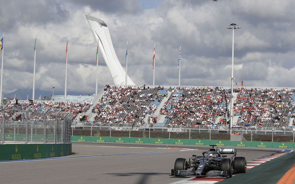 «Мерседес» в восьмой раз подряд стал победителем Кубка конструкторов «Формулы-1»