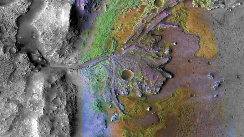 Кратер Джезеро, в котором хотят искать следы древней марсианской жизни, раньше был заполнен водой. Фото: The Japan Times