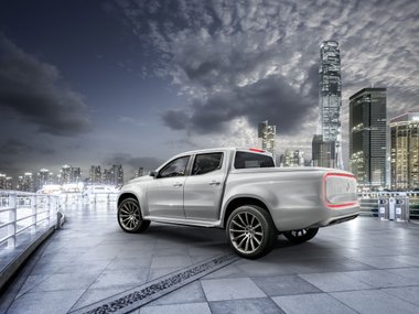 slide image for gallery: 23243 | ​Mercedes-Benz Concept X-Class stylish explorer