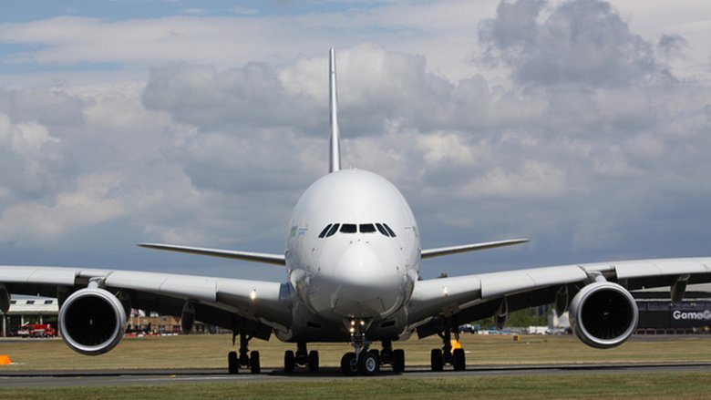 Такой самолет может отбуксировать БРЭМ-1. Airbus A380
