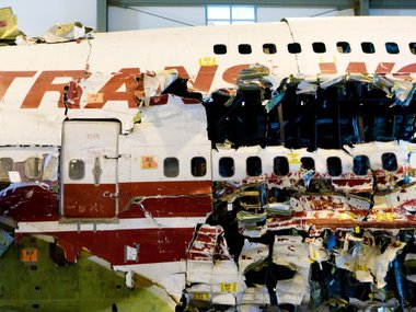 Обломки самолета TWA Flight 800