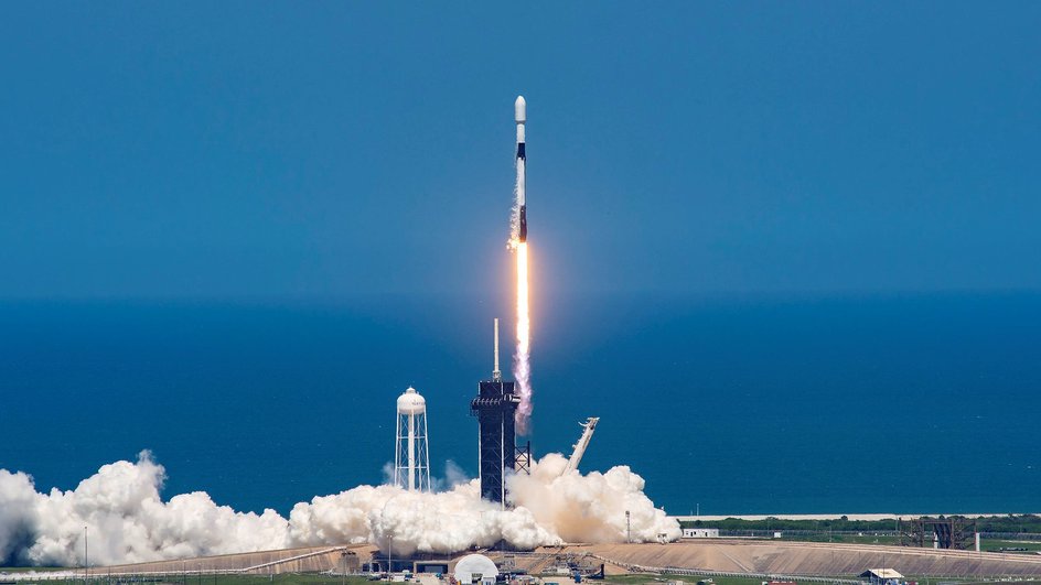 Запуск ракеты Falcon 9 Block 5 в рамках миссии Transporter 14 Запуск ракеты Falcon 9 Block 5 в рамках миссии Transporter 14