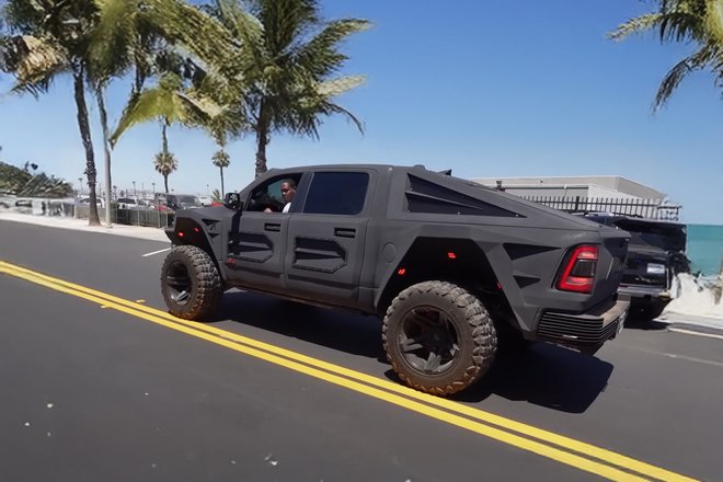 Super Truck Шакила О’Нила на базе Ram 1500 TRX Super Truck Шакила О’Нила на базе Ram 1500 TRX