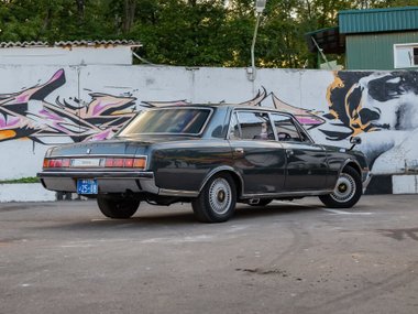 Toyota Century: лимузин для императора