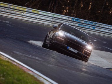 slide image for gallery: 28122 | Porsche Cayenne