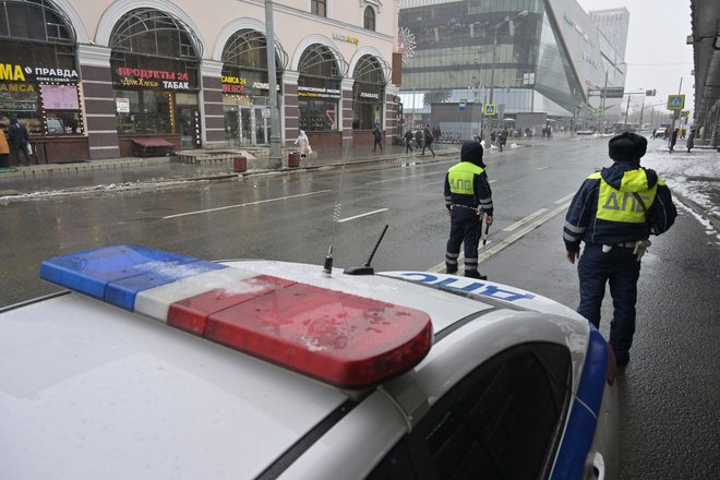 Сотрудники ГИБДД во время рейда
