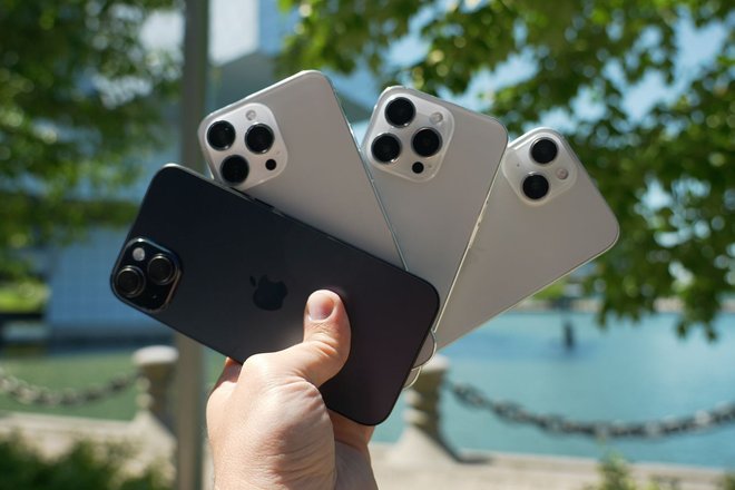 Изображение задней панели макетов всех моделей iPhone 15. Фото: 9to5Mac Изображение задней панели макетов всех моделей iPhone 15. Фото: 9to5Mac