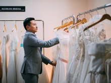 Кадр из Оденься к свадьбе: Азия