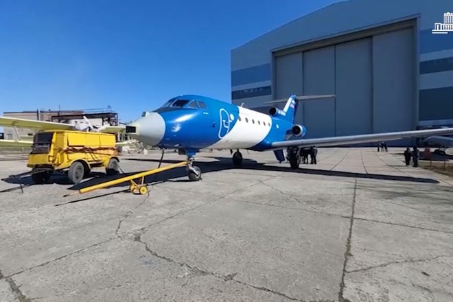 самолет Як-40 самолет Як-40