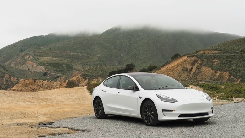Автомобиль Tesla