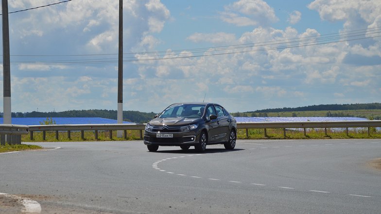 slide image for gallery: 22315 | Обновлённый седан Citroen C4 заметили в России