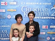 Дарья Екамасова и Екатерина Волкова с детьми Дарья Екамасова и Екатерина Волкова с детьми