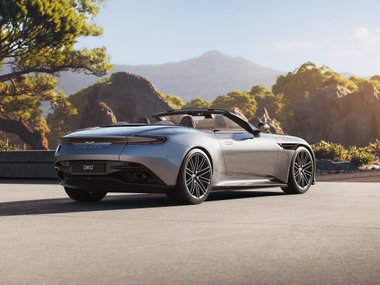 Aston Martin DB12 Volante