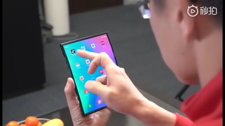 Прототип складного смартфона Xiaomi