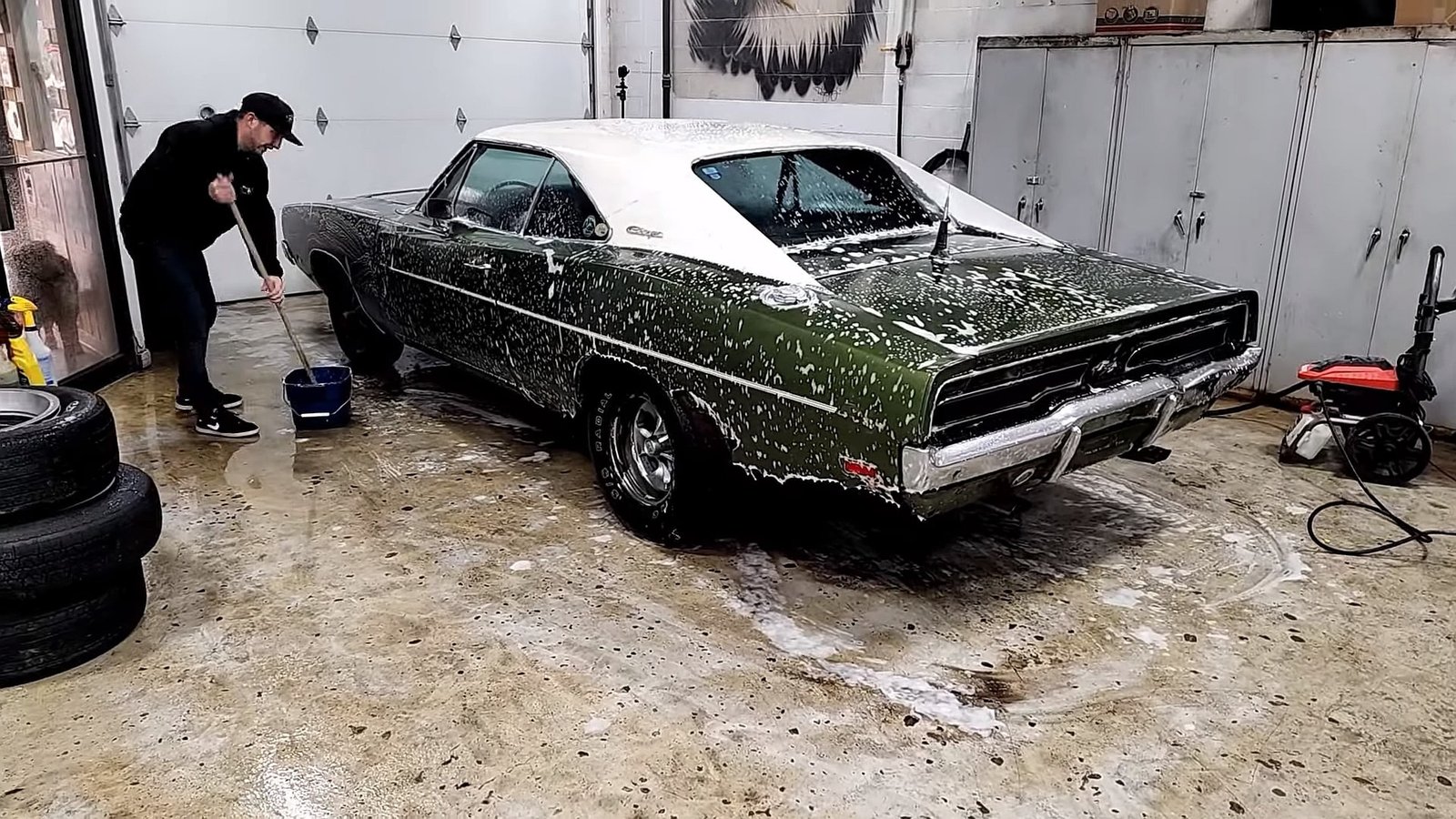 Dodge Charger R/T 1969 года отмыли до блеска впервые за 18 лет