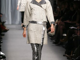 Slide image for gallery: 1338 | Высокая мода весны 2011. Chanel (ФОТО)