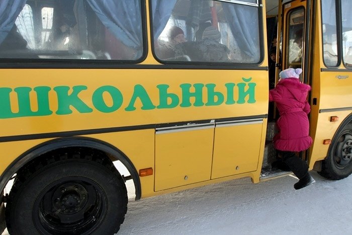 Жену при муже ебут в автобусе в жопу порно видео