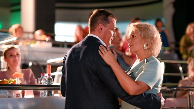 Кадр из сериала «Всем по 50» Кадр из сериала «Всем по 50»