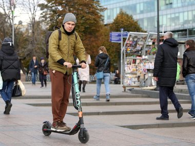 slide image for gallery: 26569 | Передвижение на самокатах и велосипедах в городе