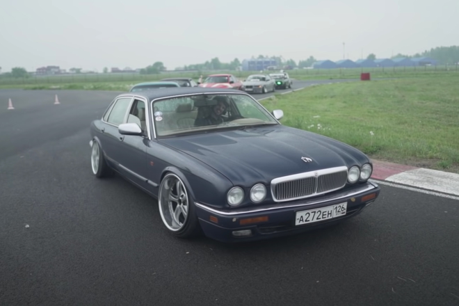 Stance Jaguar XJ 300