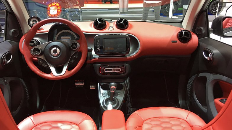 slide image for gallery: 23379 | Smart ForTwo Brabus Edition #2