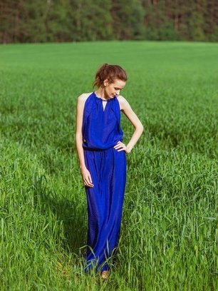 Slide image for gallery: 2970 | Комментарий lady.mail.ru: Синее платье в пол от Татьяны Цывкиной