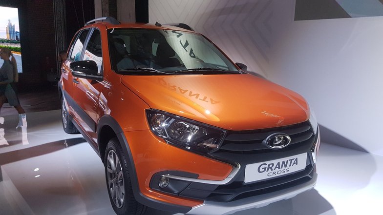 slide image for gallery: 23710 | Lada Granta Cross