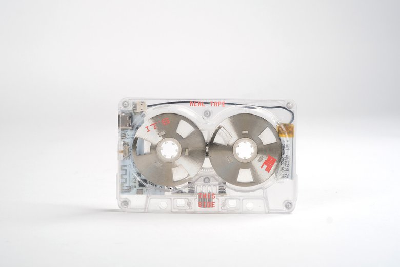 Так выглядит кассета It’s Real. Фото: Kickstarter
