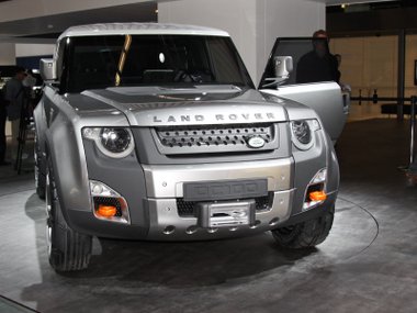 slide image for gallery: 2772 | Land Rover Defender