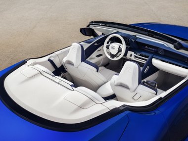 slide image for gallery: 25314 | Lexus LC 500 Convertible