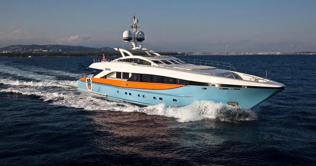 The Aurelia Yacht: A Luxurious Tribute to Racing for Billionaire Sports Car Enthusiasts