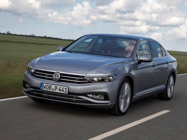 slide image for gallery: 24637 |  Passat Sedan