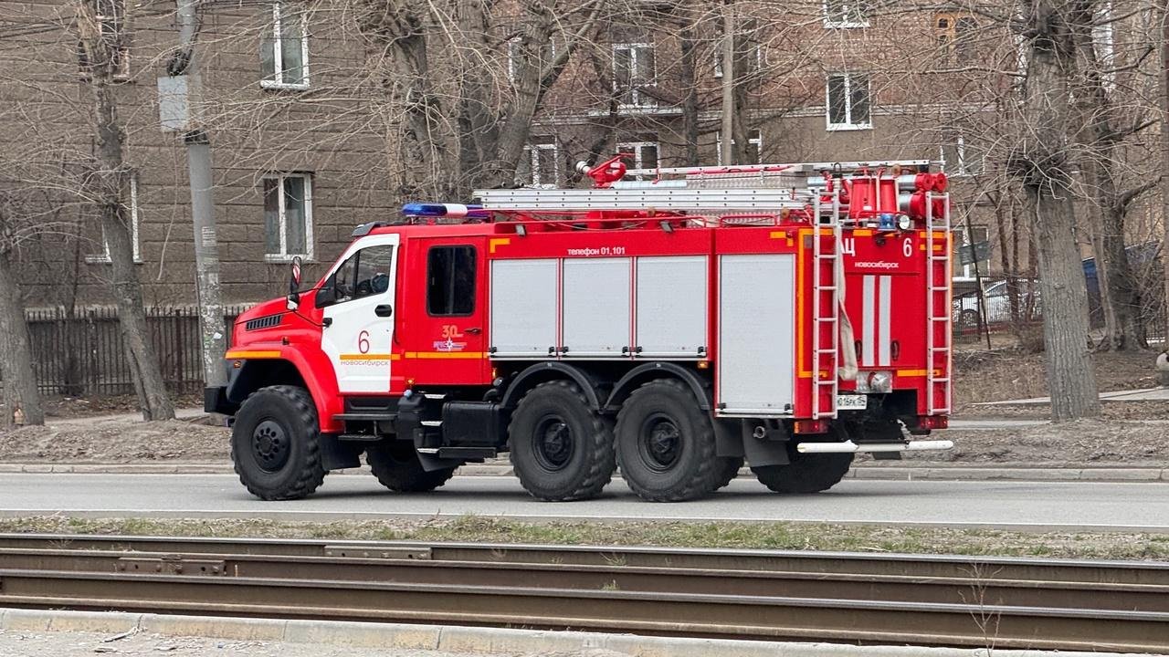 В Новосибирске после пожара нашли неопознанные тела двух человек - Новости  Mail.ru